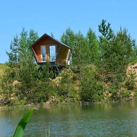 Metsjaerve Mini Puhkemaja Ferienhaus *